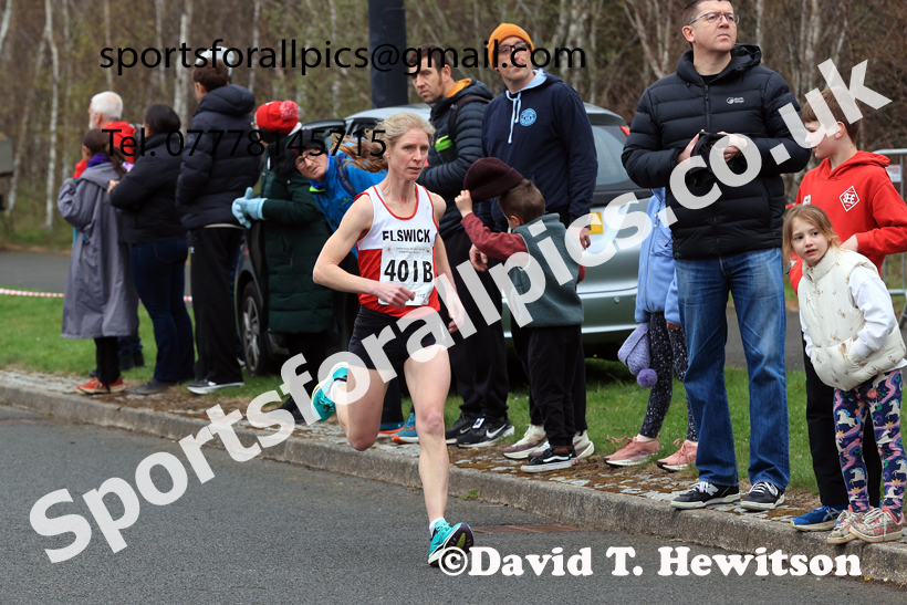 Senior Womens relay, 2026 Elswick Harriers Good Friday Road Relays and Young Athletes, Newburn,  Newcastle upon Tyne. Photo: David T. Hewitson/Sports for All Pics